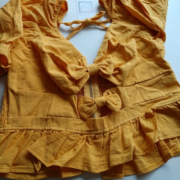 Backless Ruffled Crop Top with Bow Knots – Chic Summer Top for Women - Picture 2 of 4